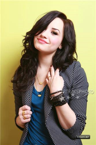 New photoshoot of Demi Lovato in London Visit wwwmissdeminet for more 